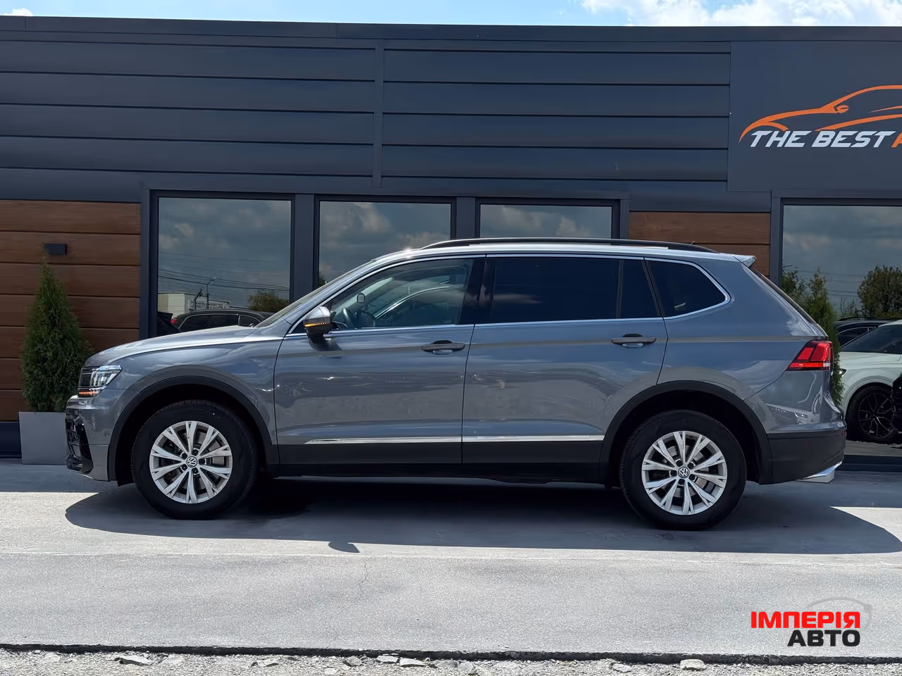 Volkswagen Tiguan - фото 11