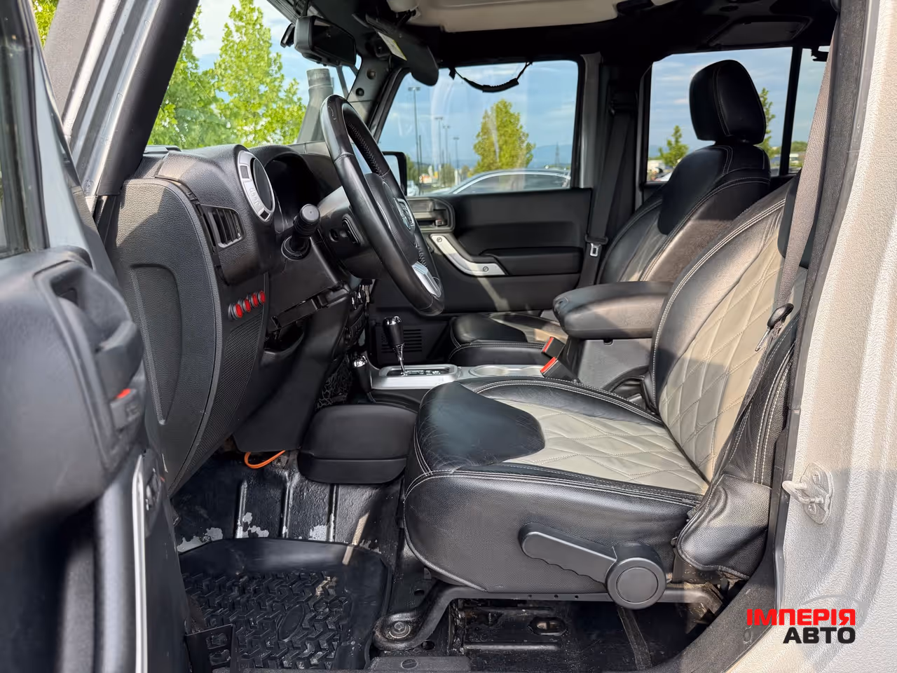 Jeep Wrangler - фото 32