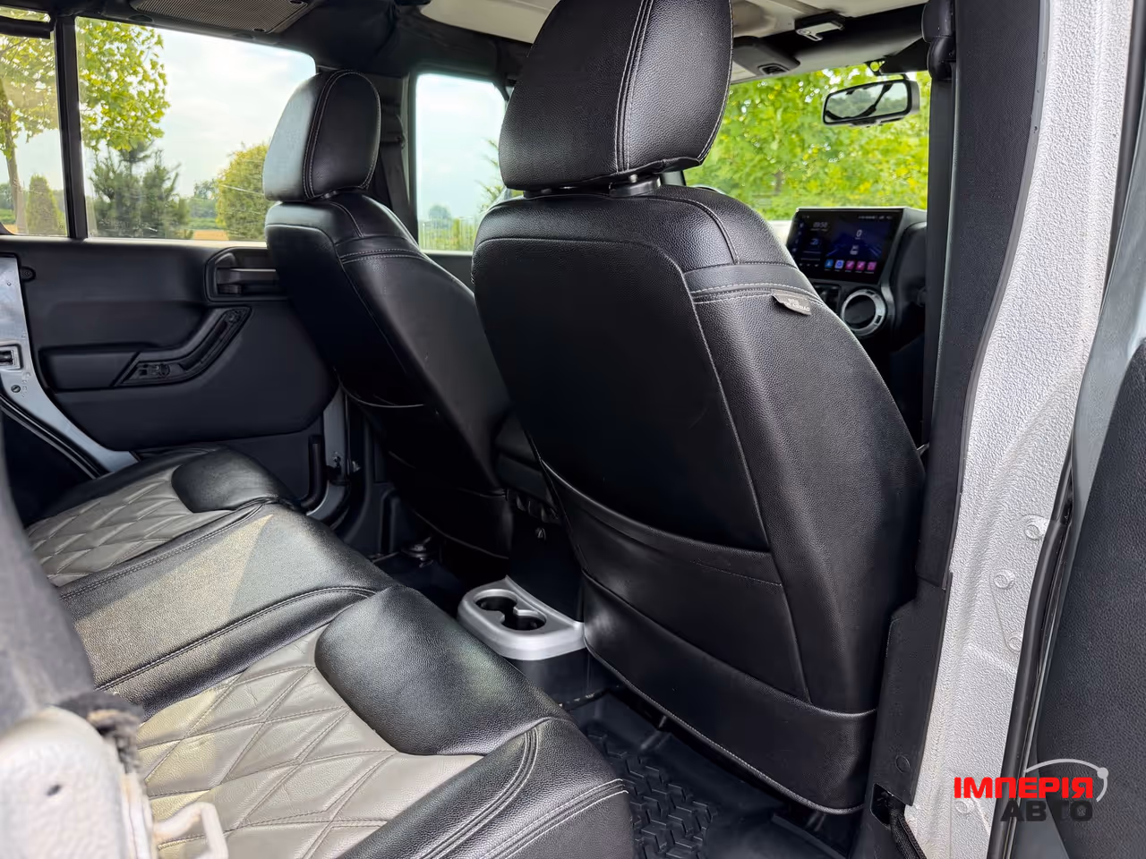 Jeep Wrangler - фото 35