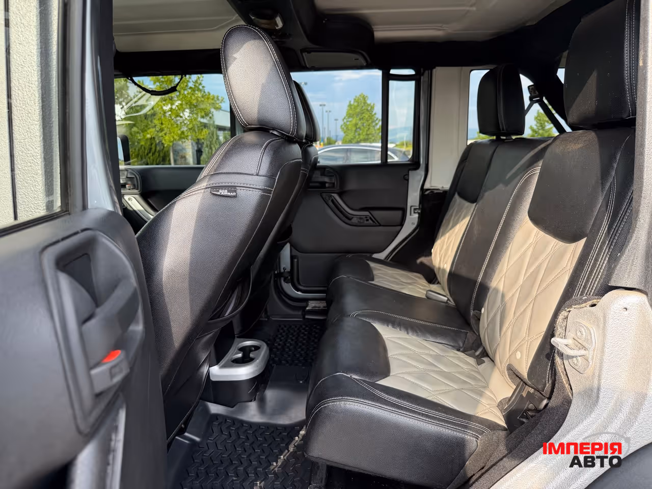 Jeep Wrangler - фото 31