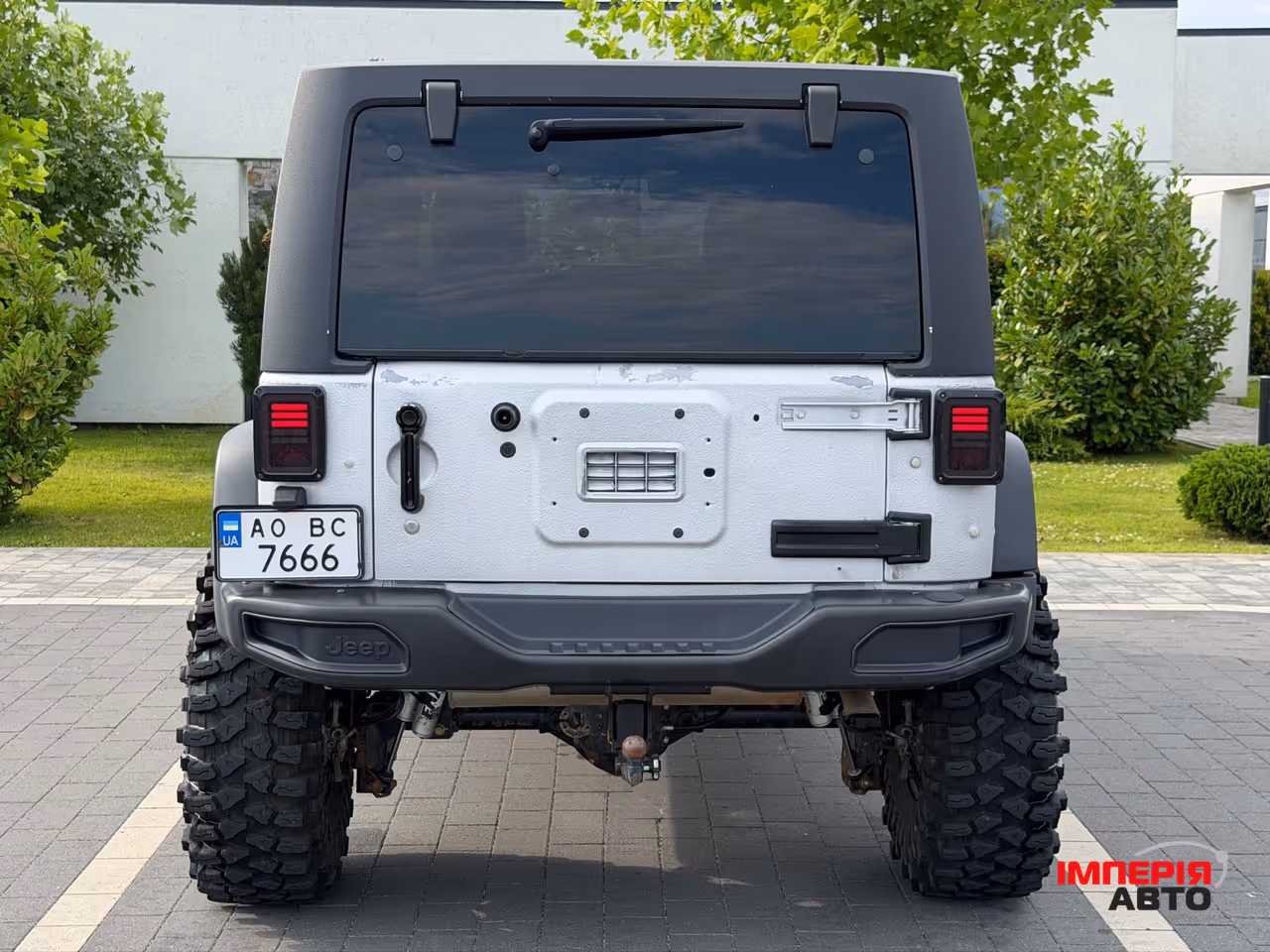 Jeep Wrangler - фото 26