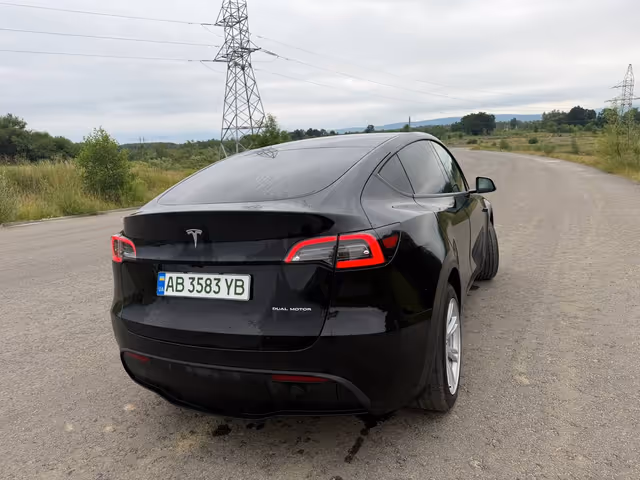 Tesla Model Y - зображення 3
