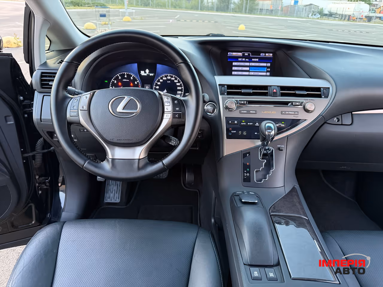 Lexus RX - фото 25