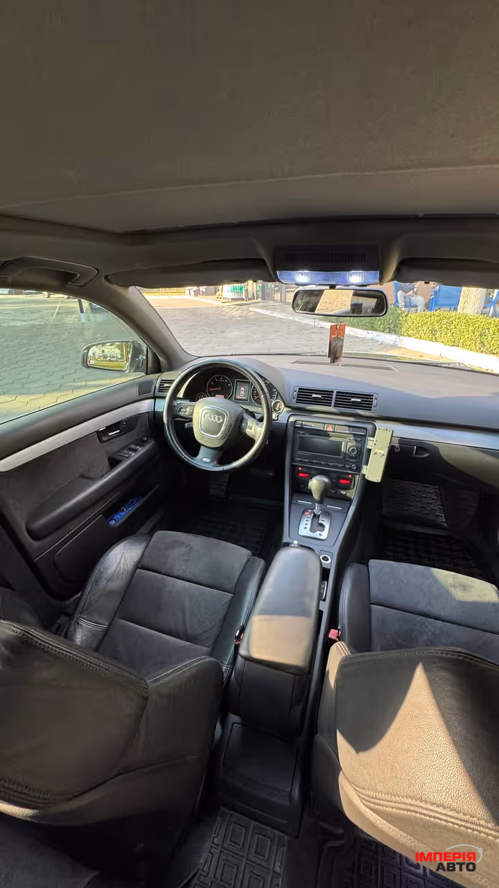 Audi A4 - фото 42