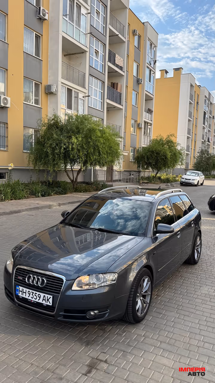 Audi A4 - фото 2