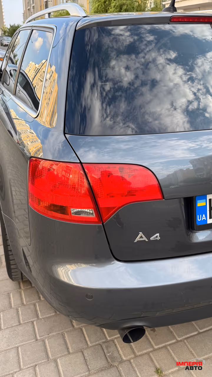Audi A4 - фото 15