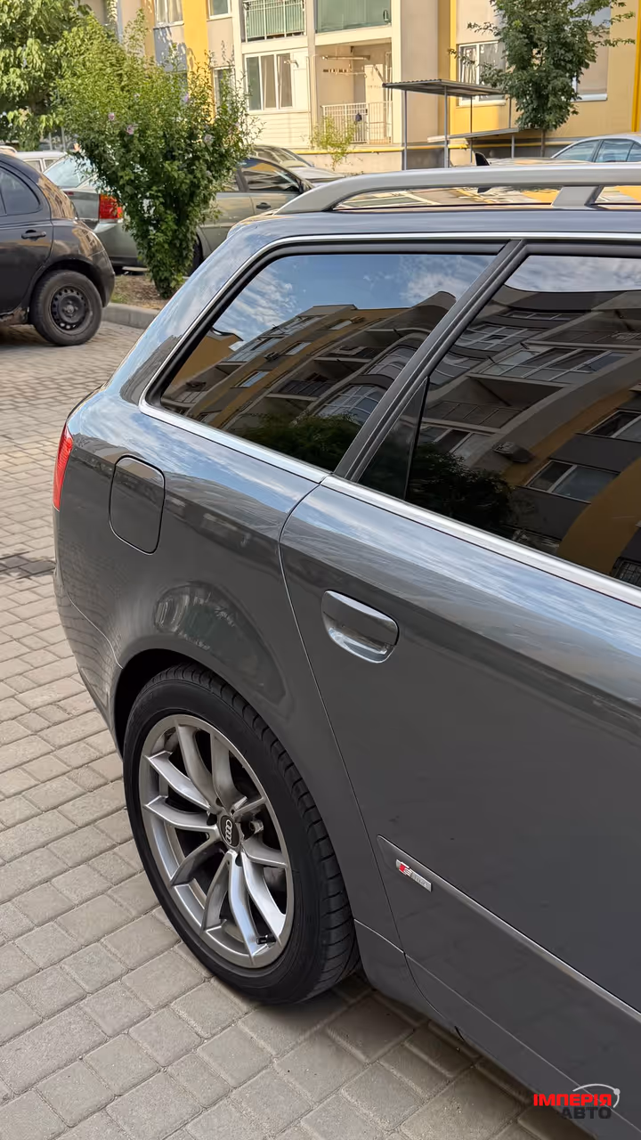 Audi A4 - фото 17