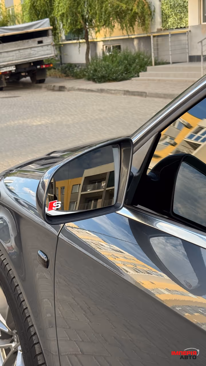 Audi A4 - фото 10