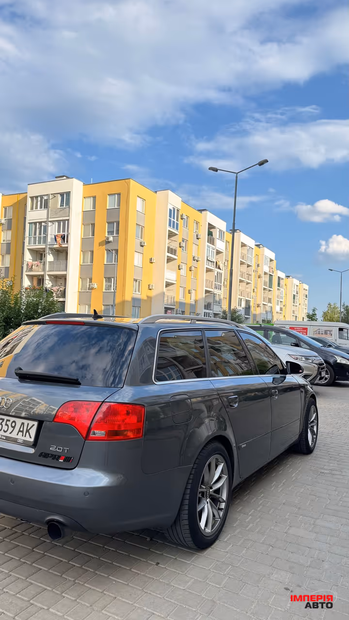 Audi A4 - фото 4