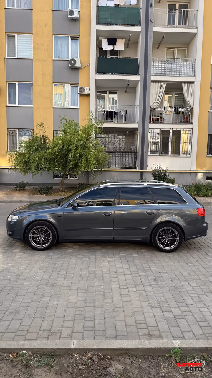 Audi A4 - фото 7