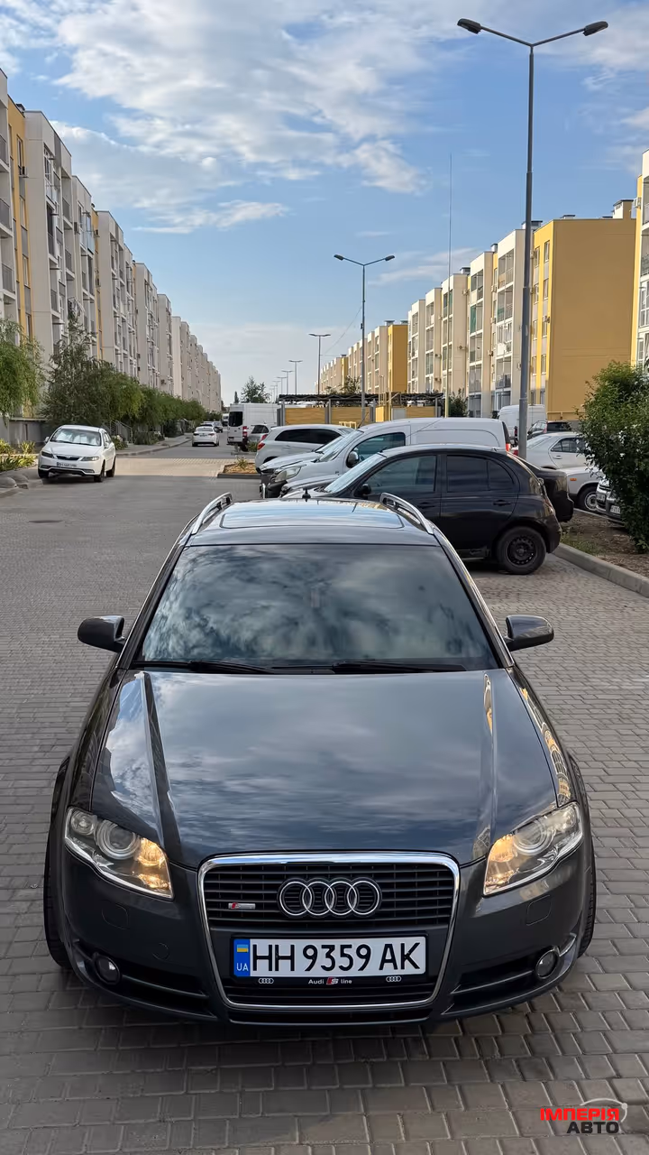 Audi A4 - фото 1