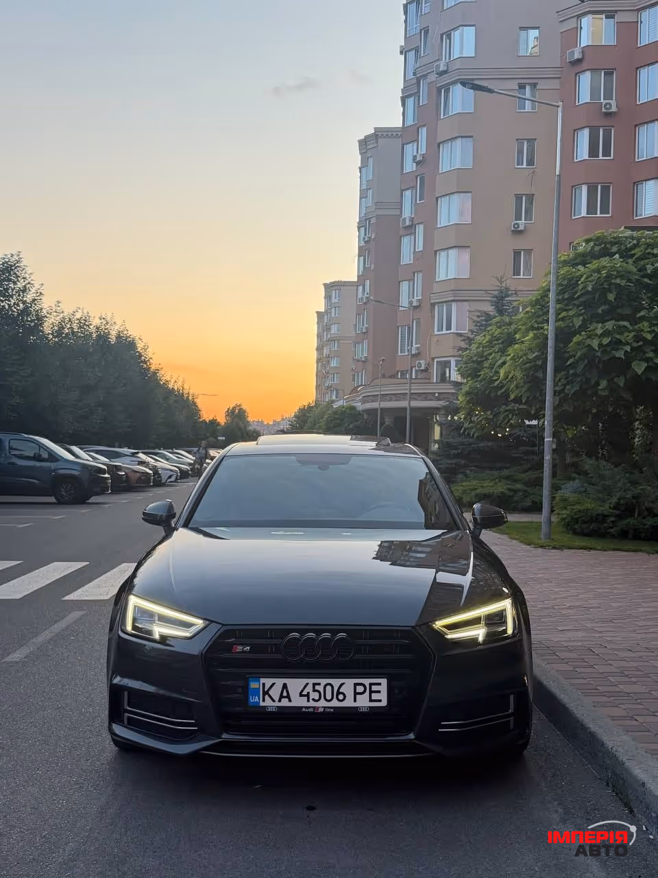 Audi A4 - фото 2