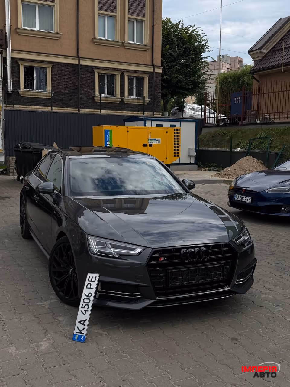 Audi A4 - фото 1