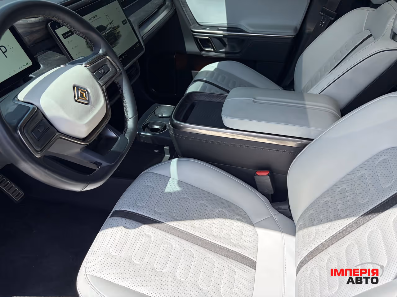 Rivian R1T - фото 25