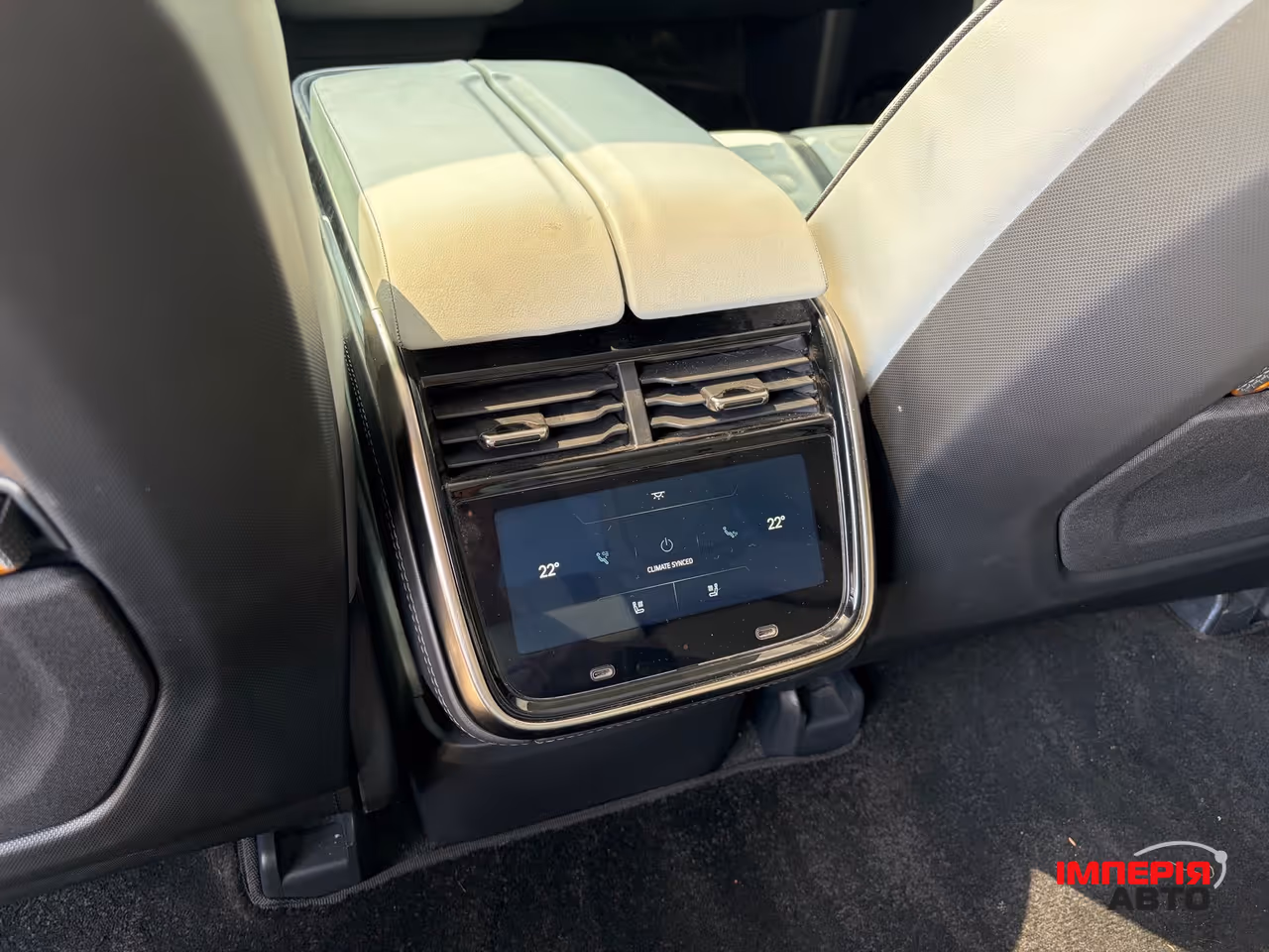 Rivian R1T - фото 35