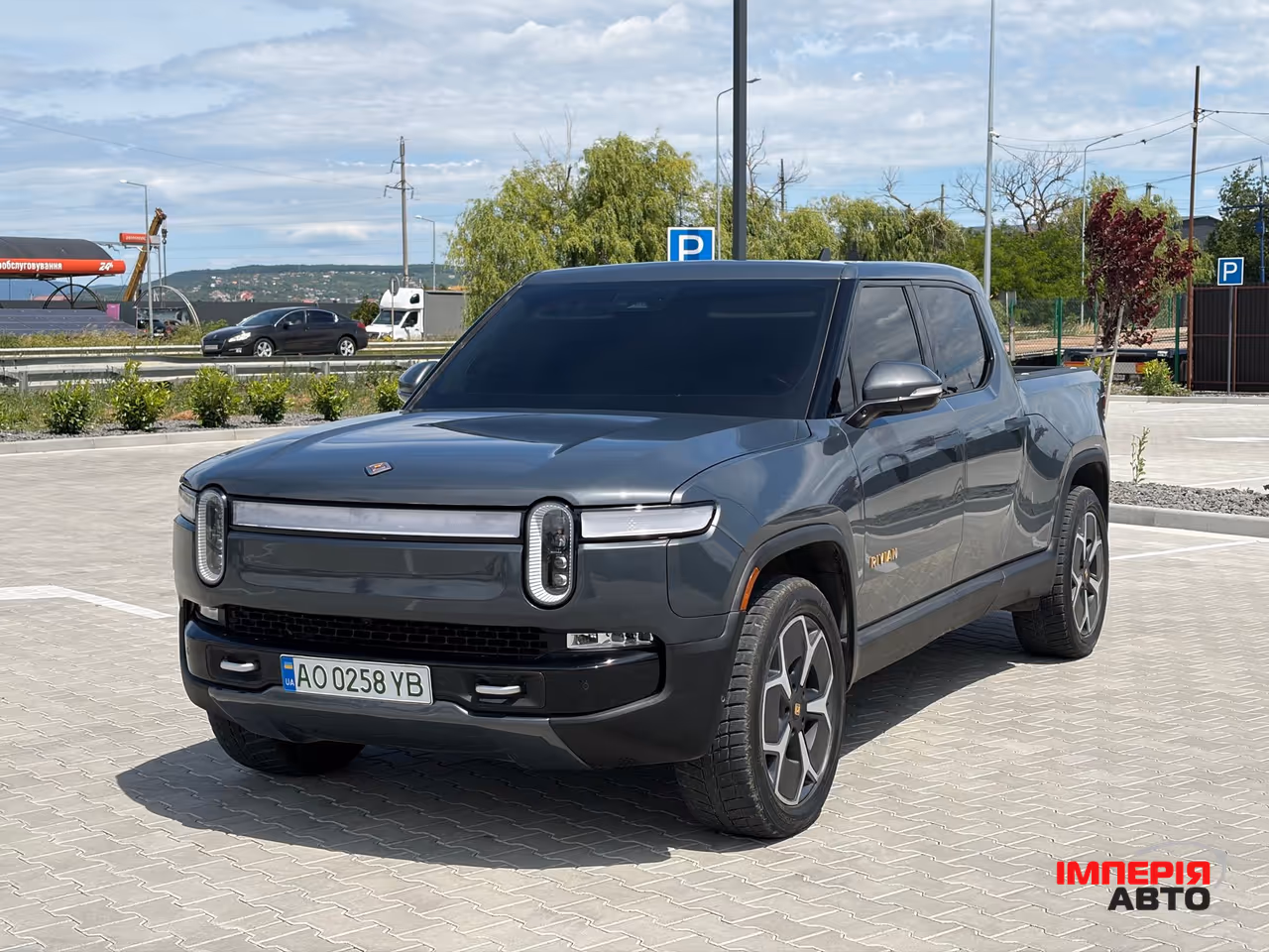 Rivian R1T - фото 2