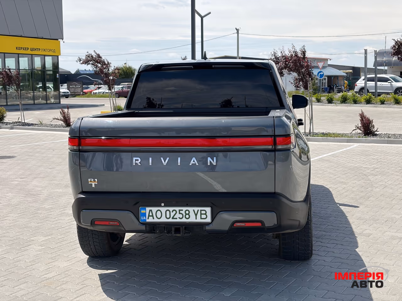 Rivian R1T - фото 10