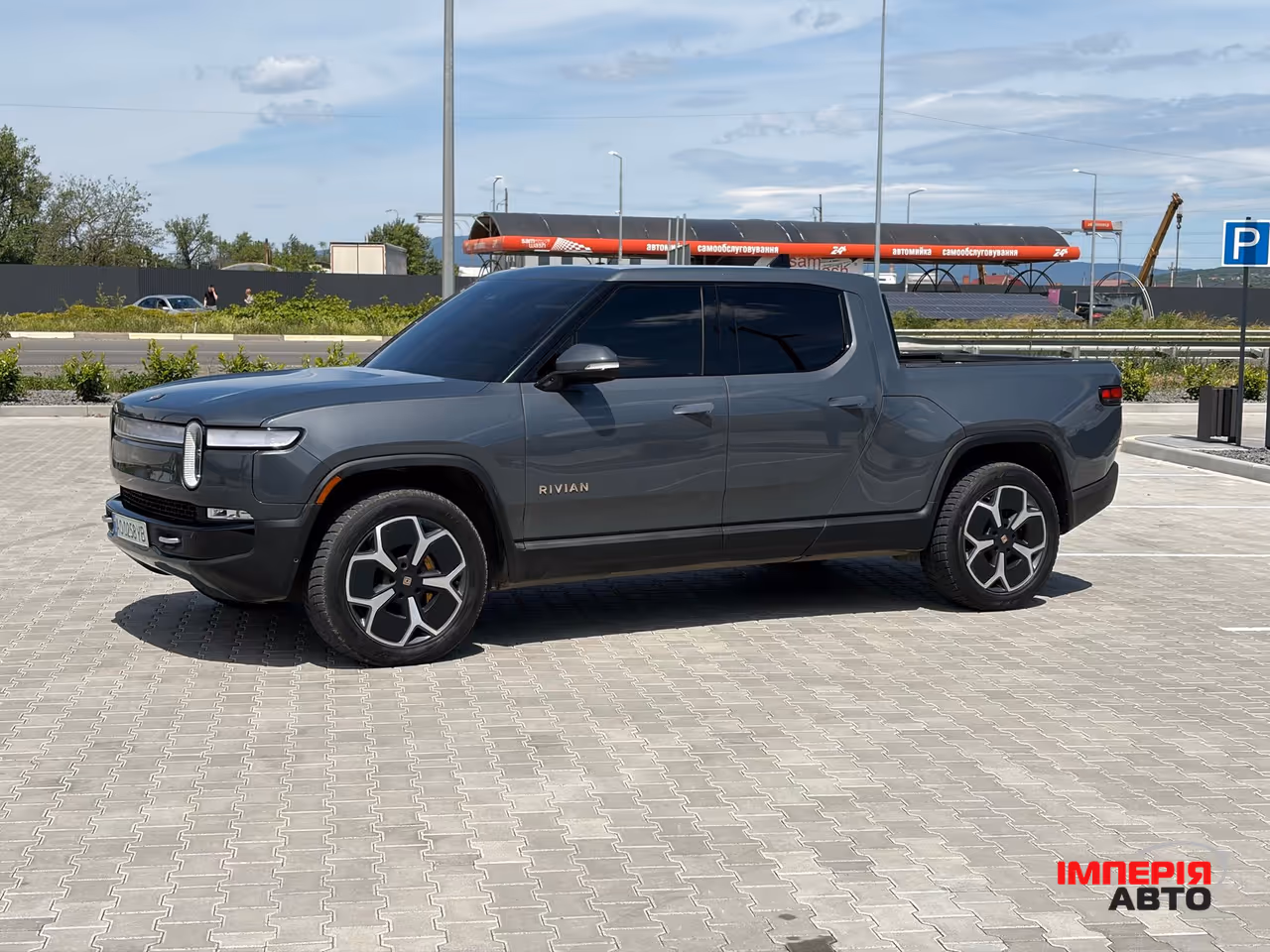 Rivian R1T - фото 15
