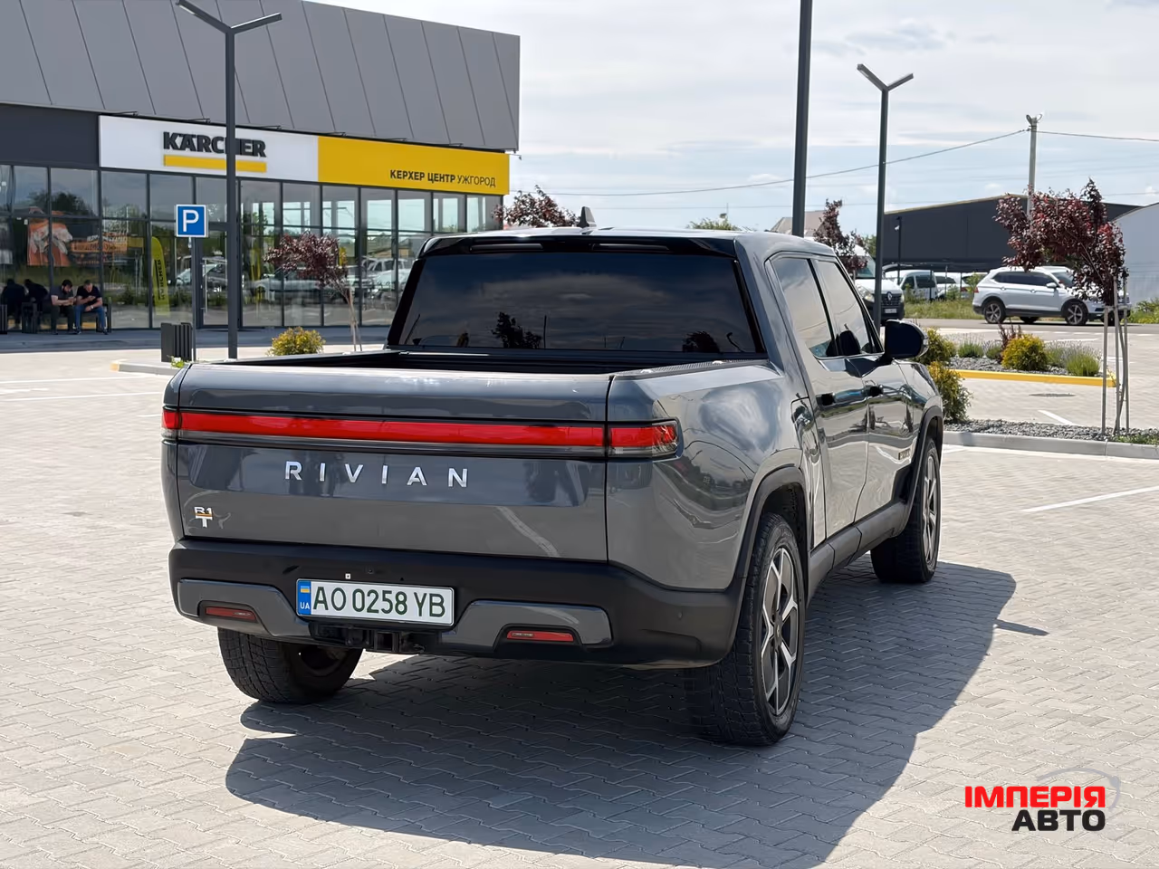 Rivian R1T - фото 9
