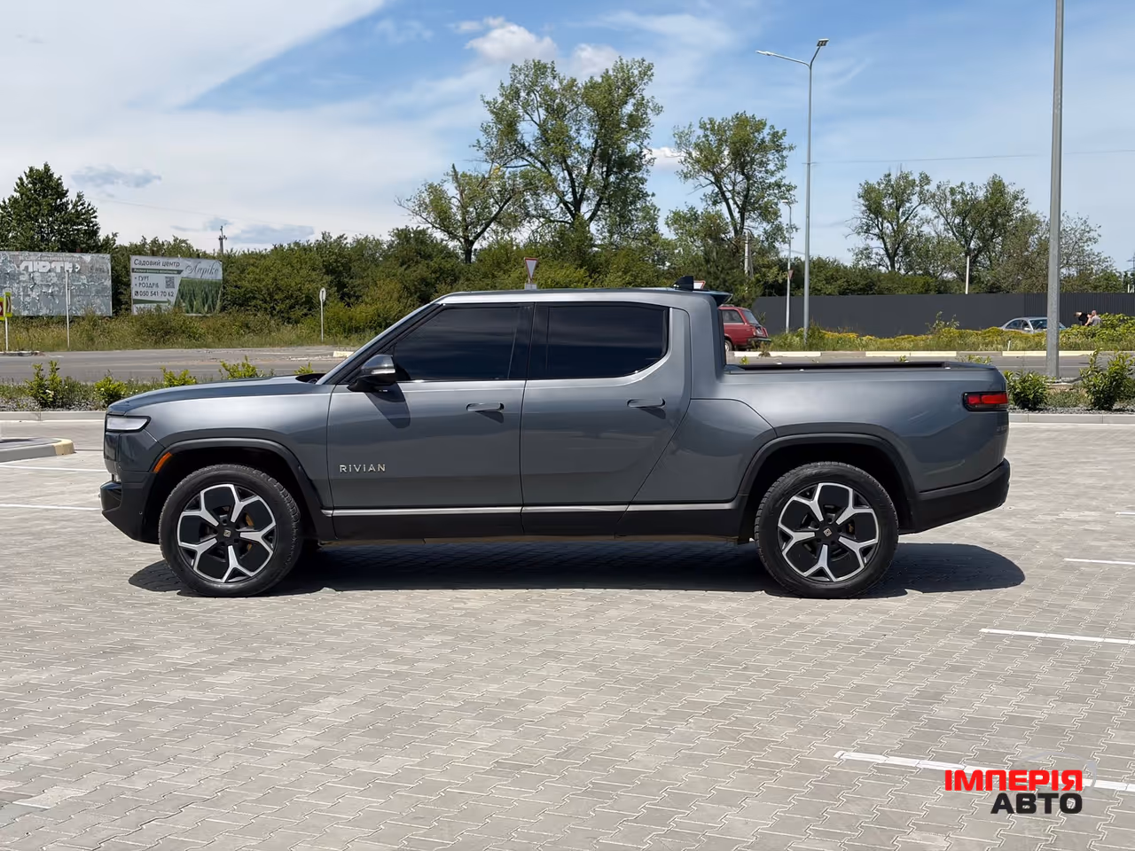 Rivian R1T - фото 14