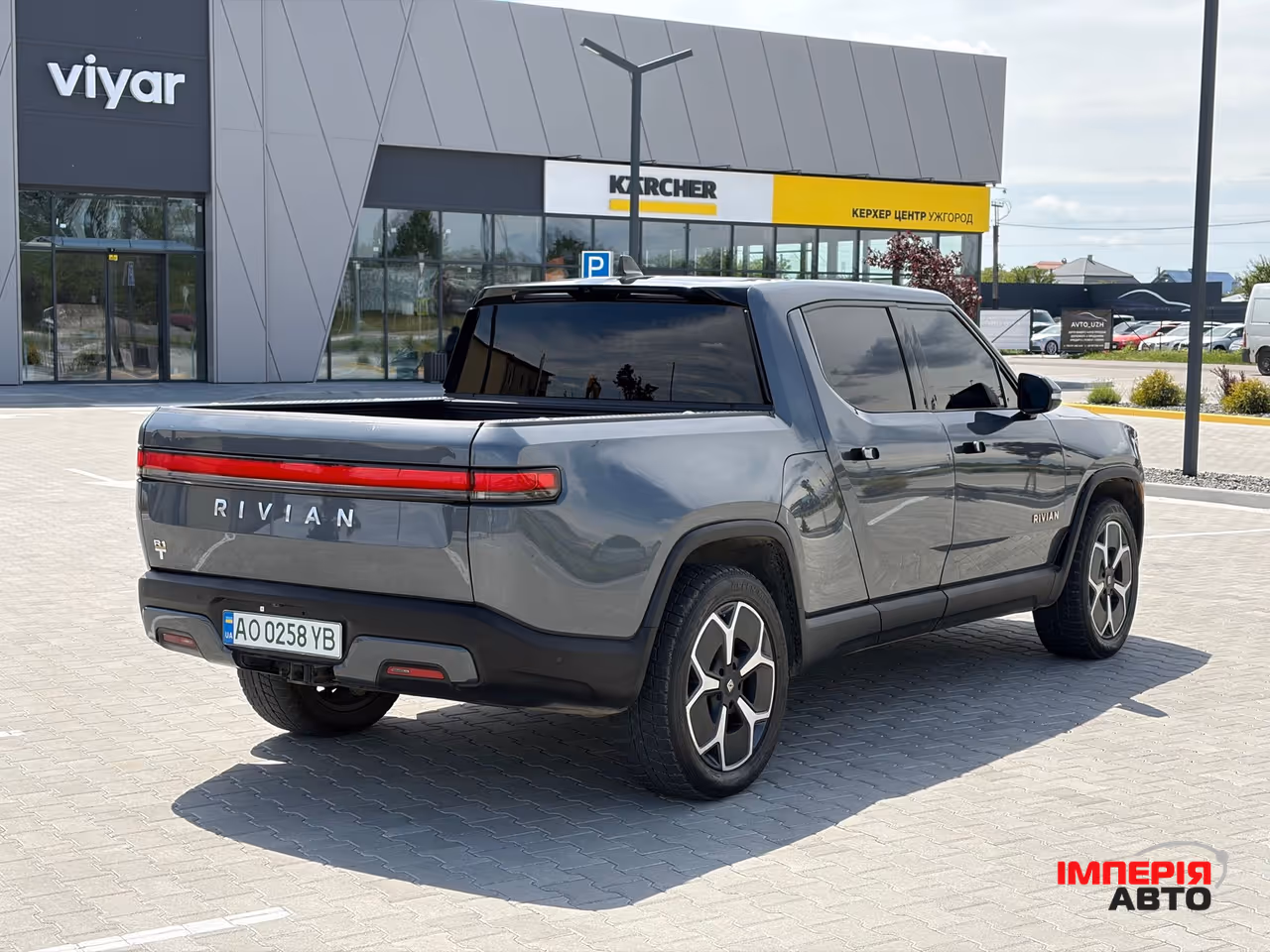 Rivian R1T - фото 8