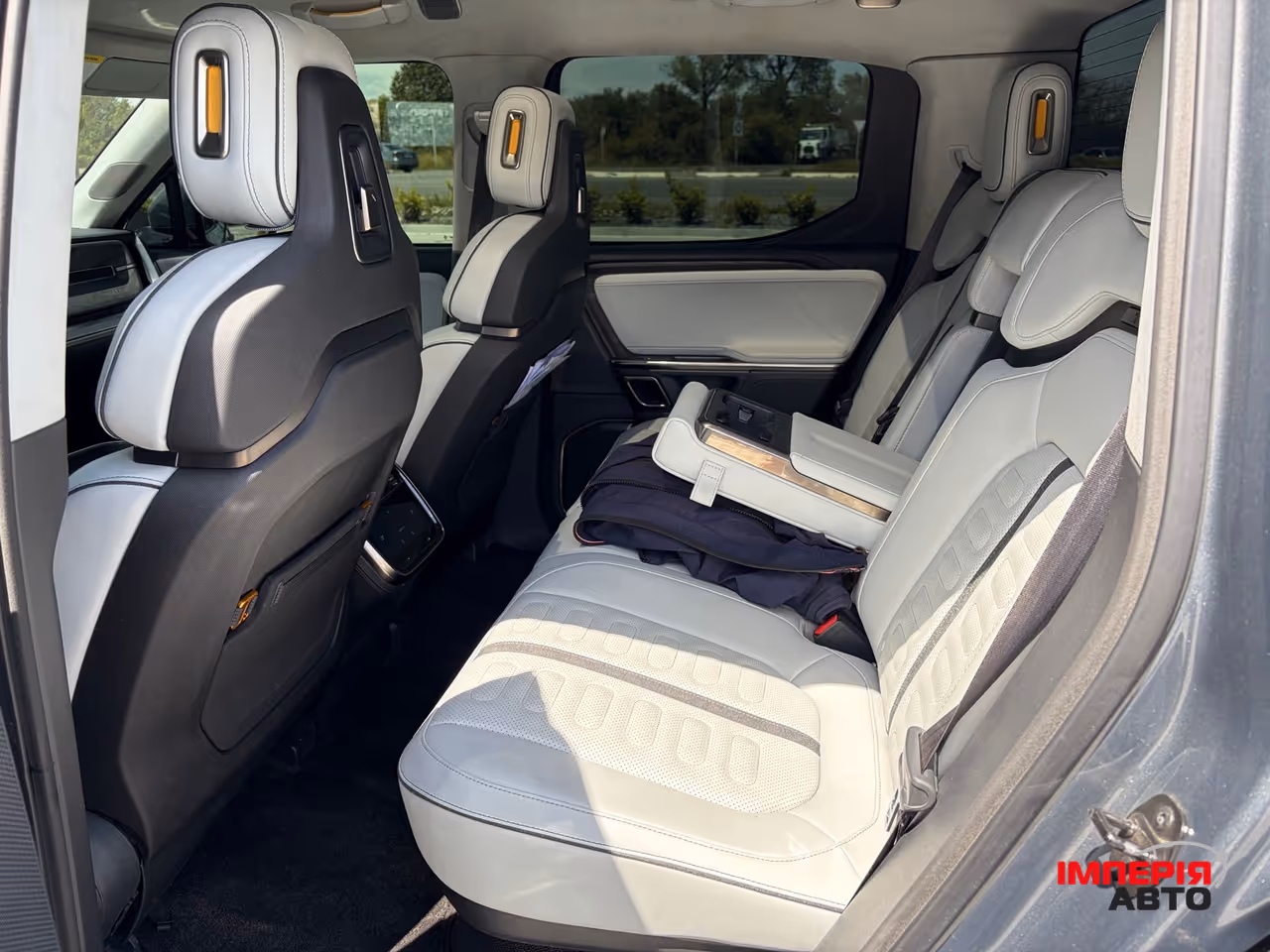 Rivian R1T - фото 20