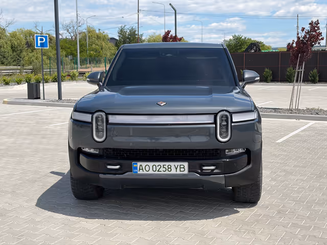 Rivian R1T - зображення 4