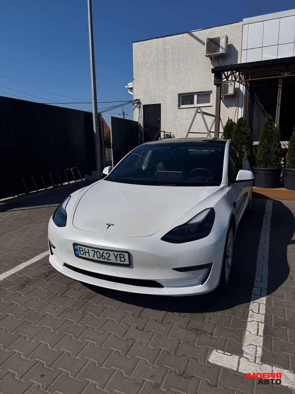 Tesla Model 3 - фото 2