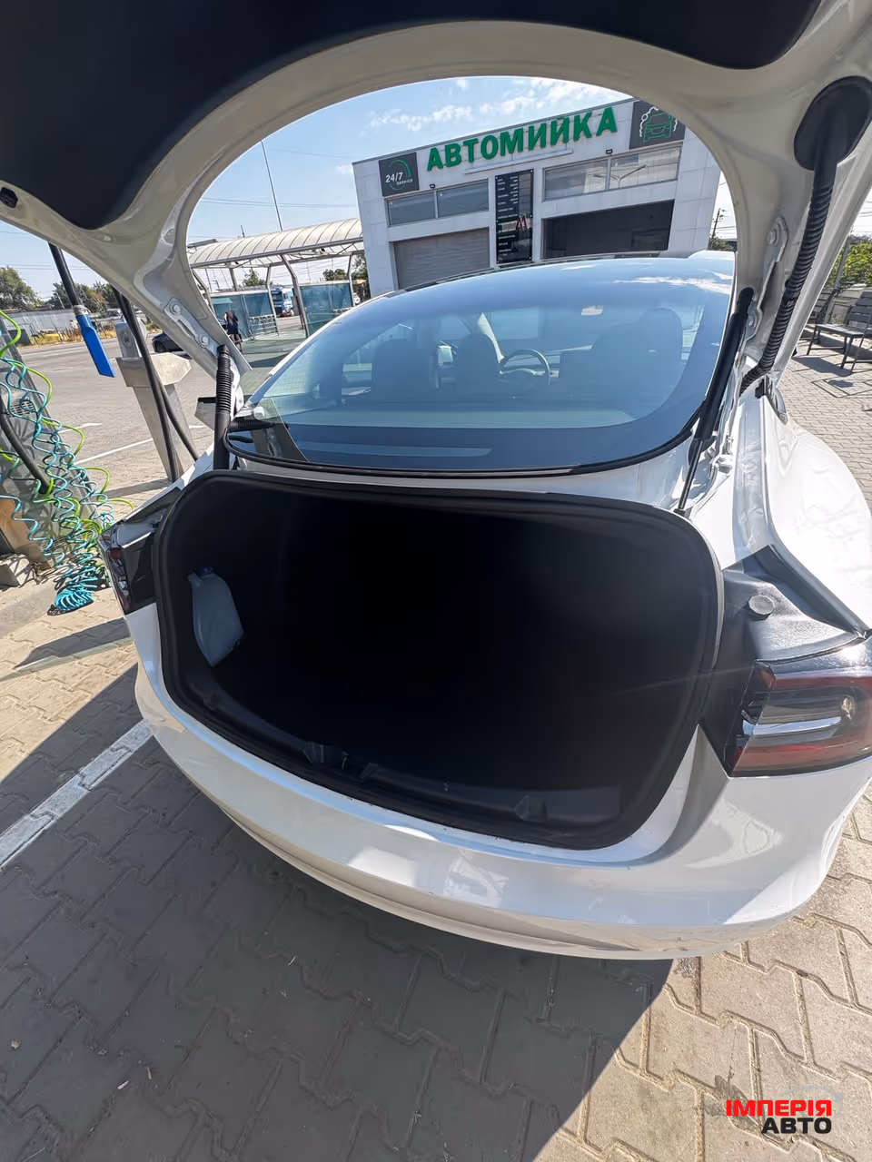 Tesla Model 3 - фото 11