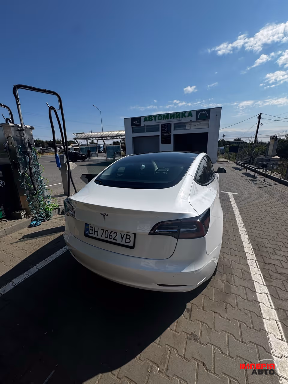 Tesla Model 3 - фото 12