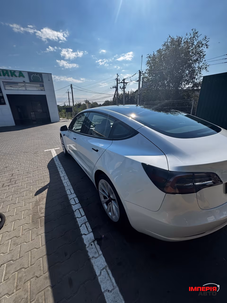 Tesla Model 3 - фото 9