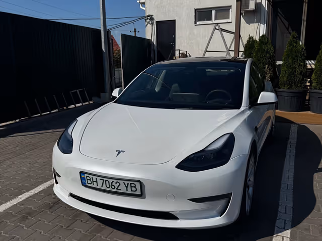 Tesla Model 3 - зображення 2