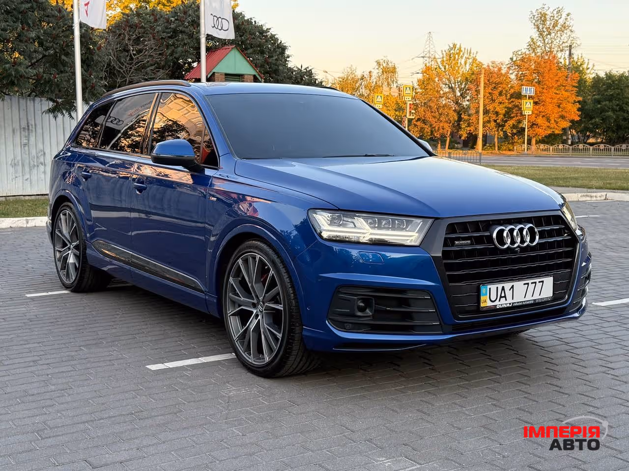 Audi Q7 - фото 19