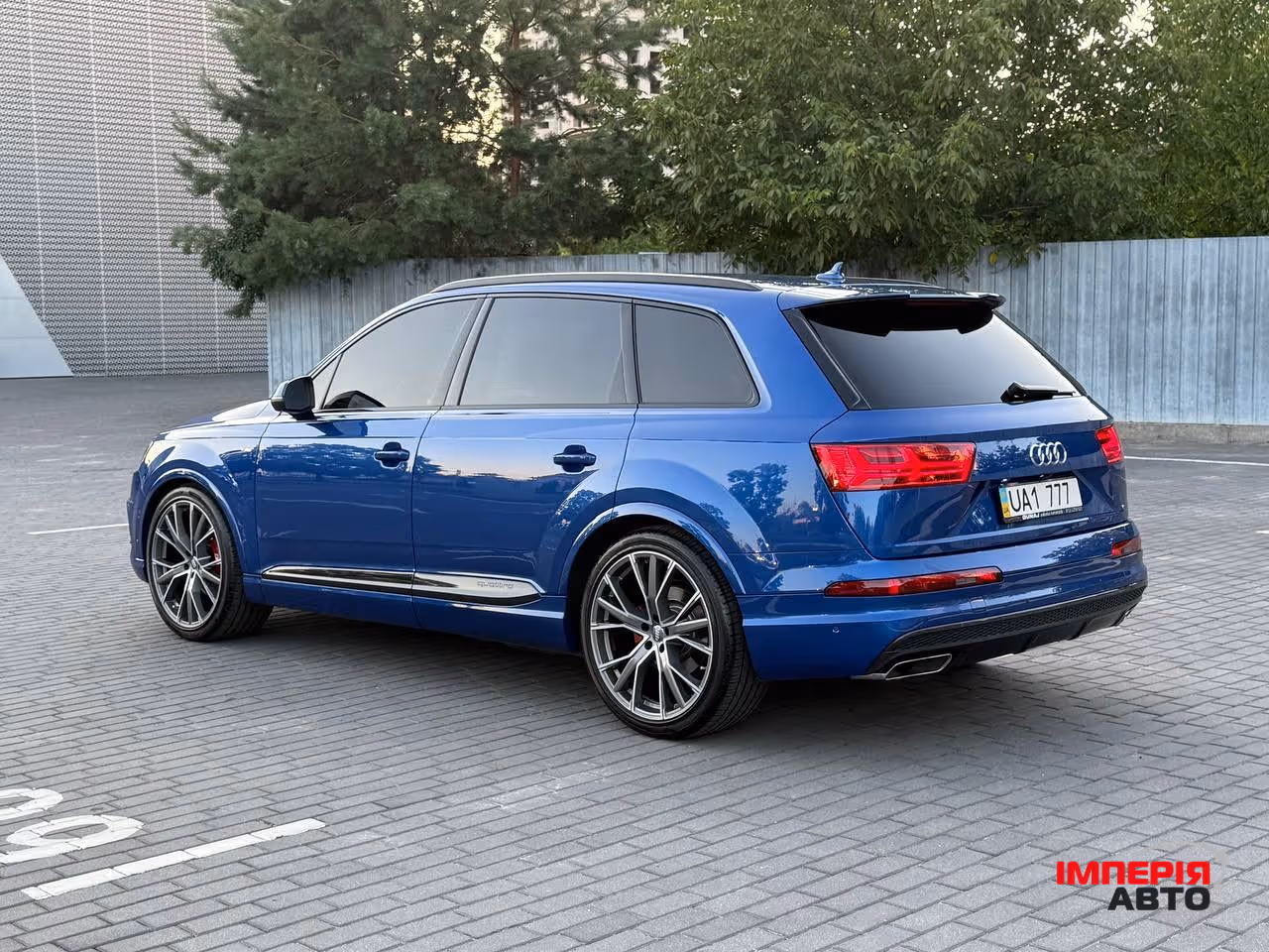 Audi Q7 - фото 8