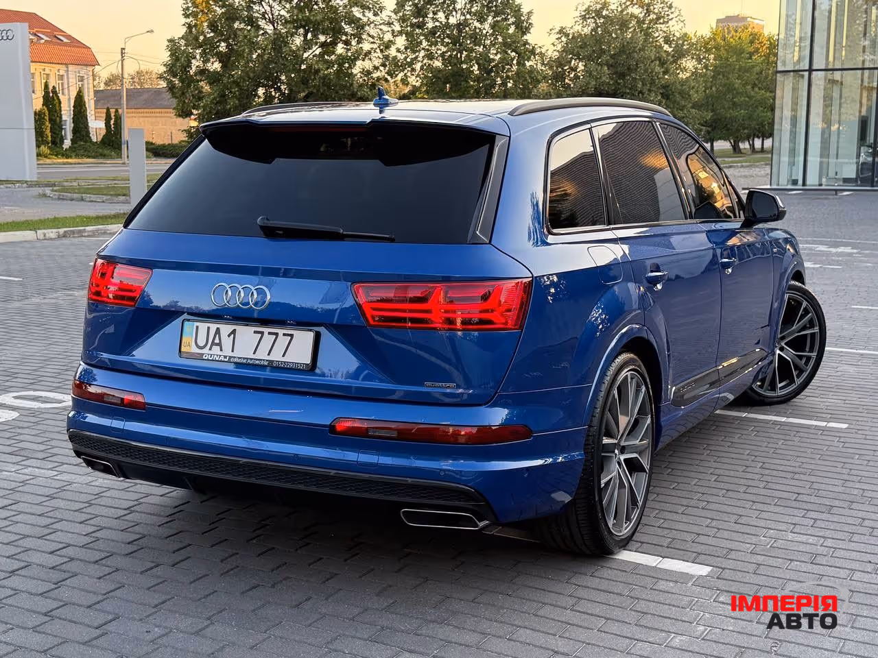 Audi Q7 - фото 13