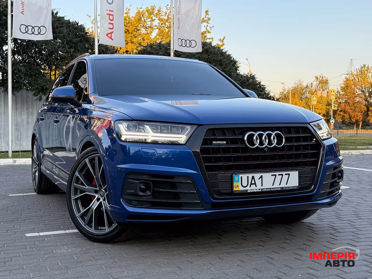 Audi Q7 - фото 24