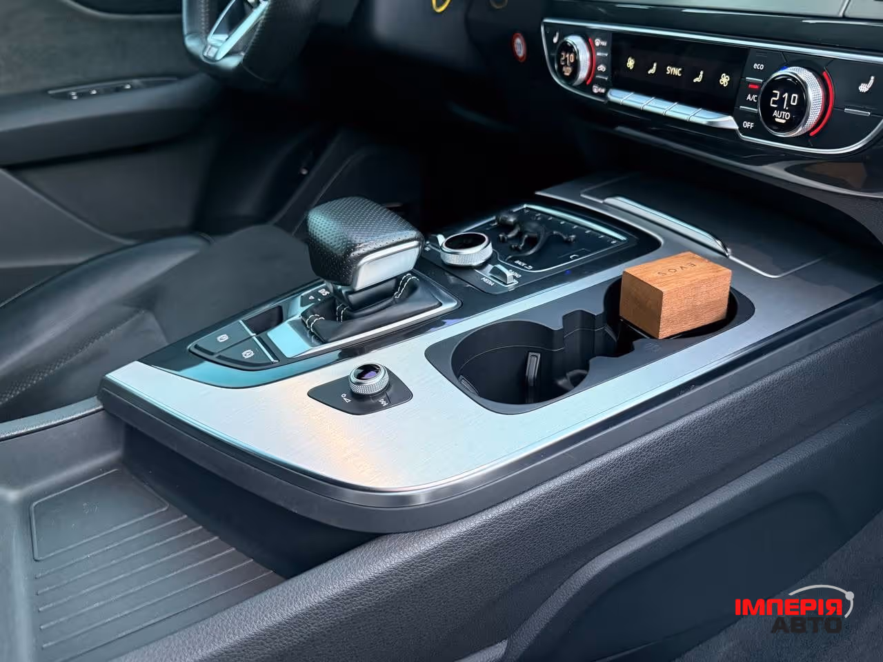 Audi Q7 - фото 76