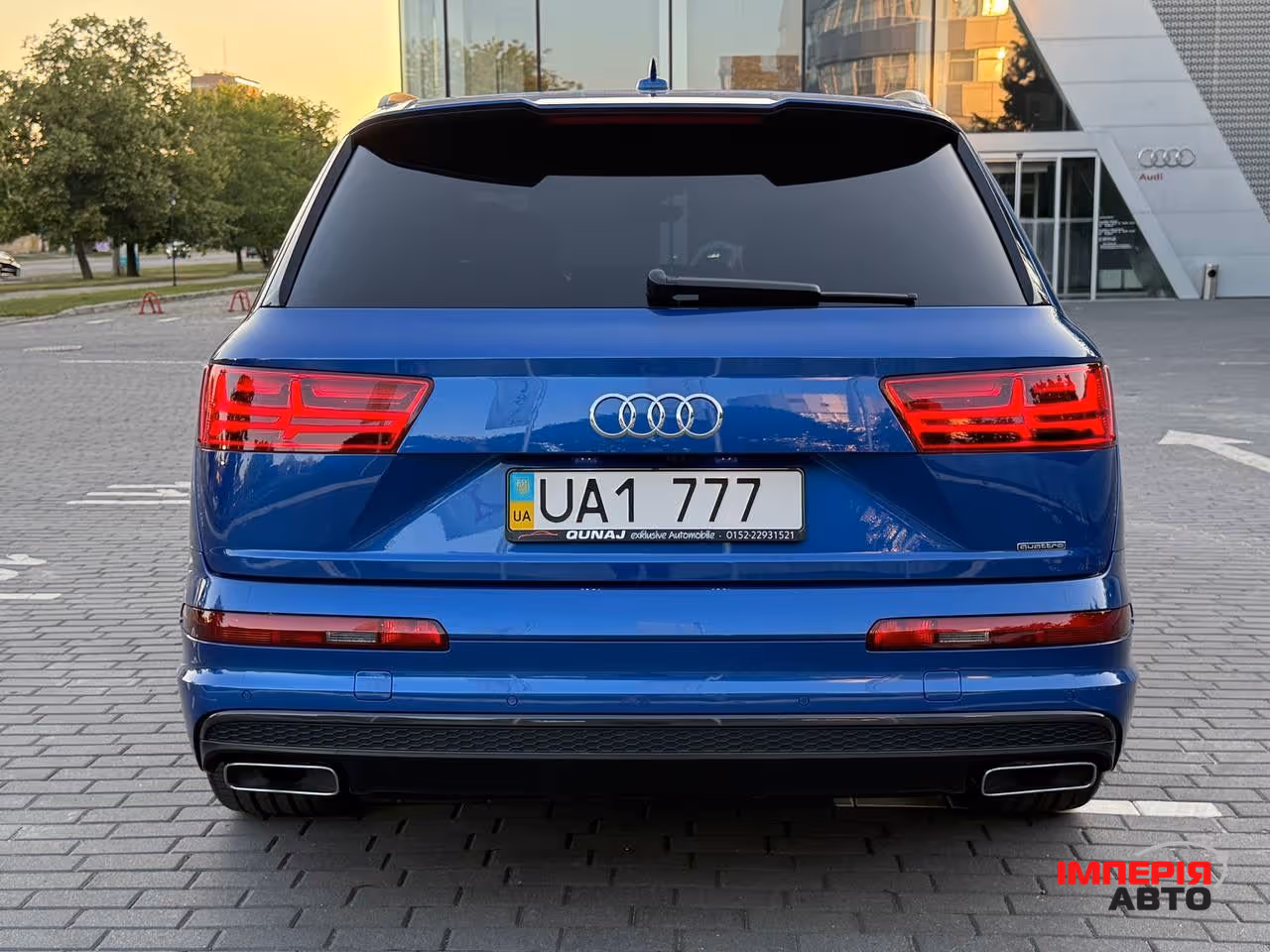 Audi Q7 - фото 12