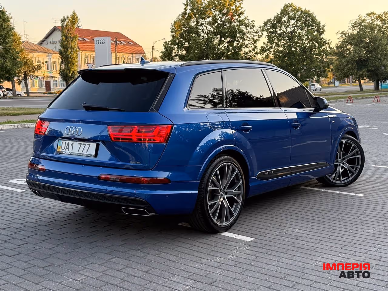 Audi Q7 - фото 14