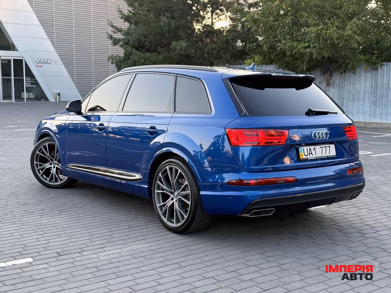 Audi Q7 - фото 10