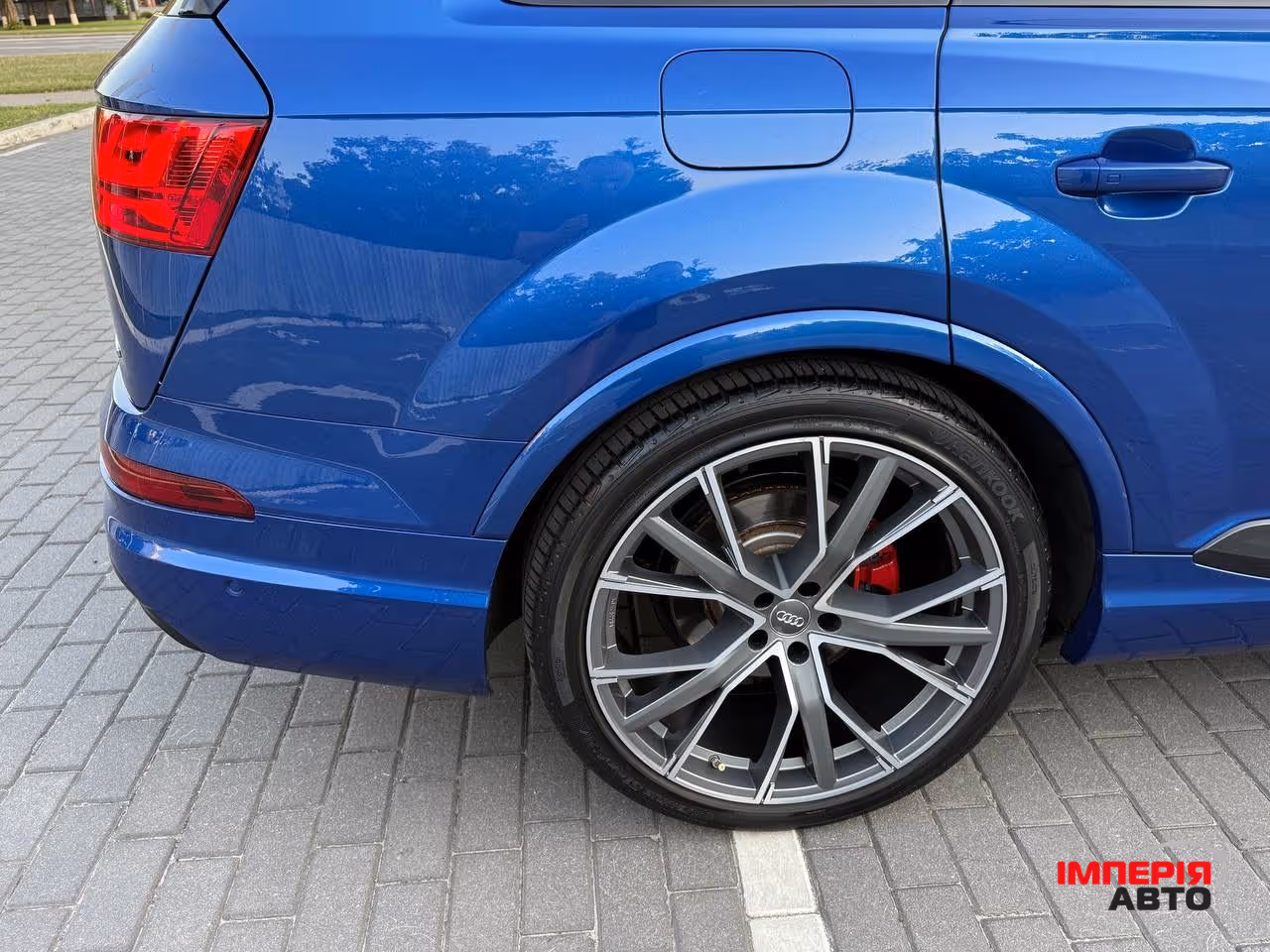 Audi Q7 - фото 40