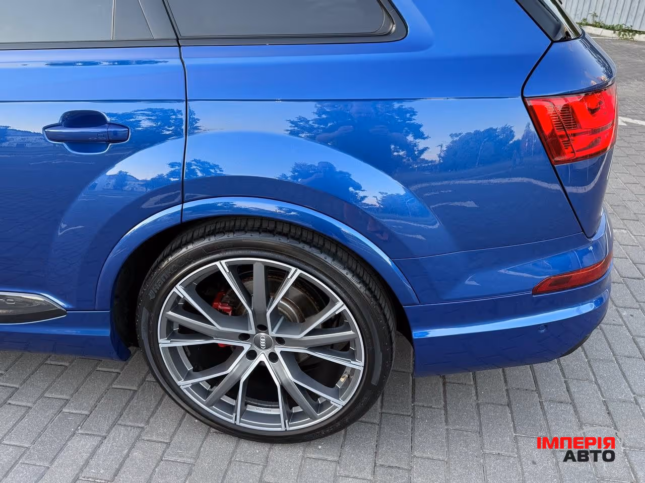 Audi Q7 - фото 43