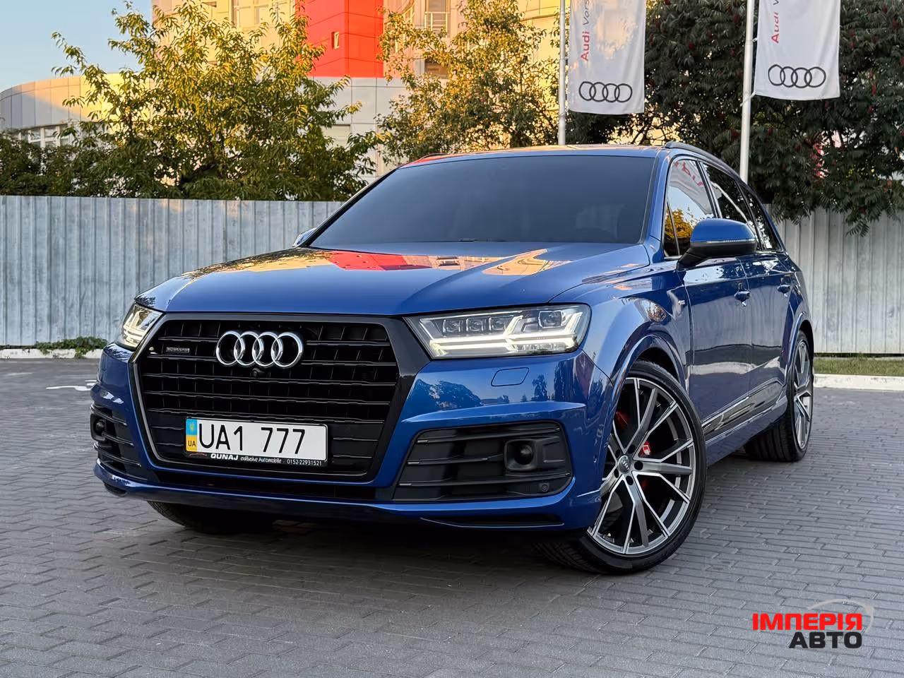 Audi Q7 - фото 1