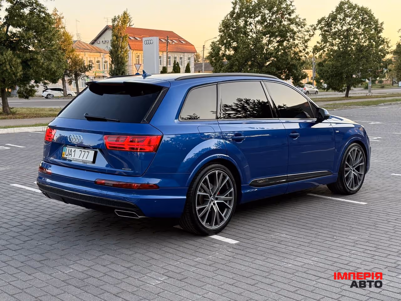 Audi Q7 - фото 16