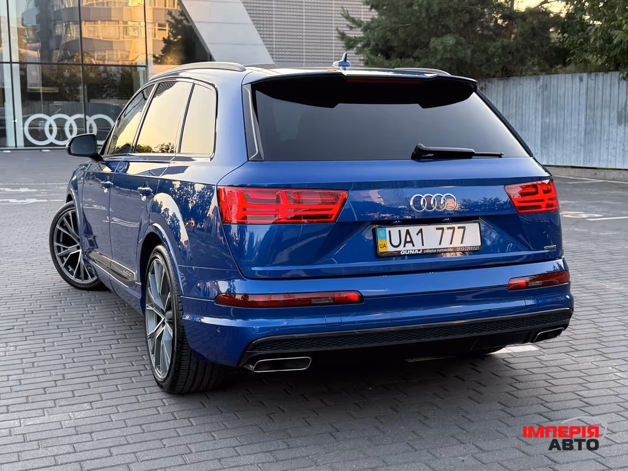 Audi Q7 - фото 11