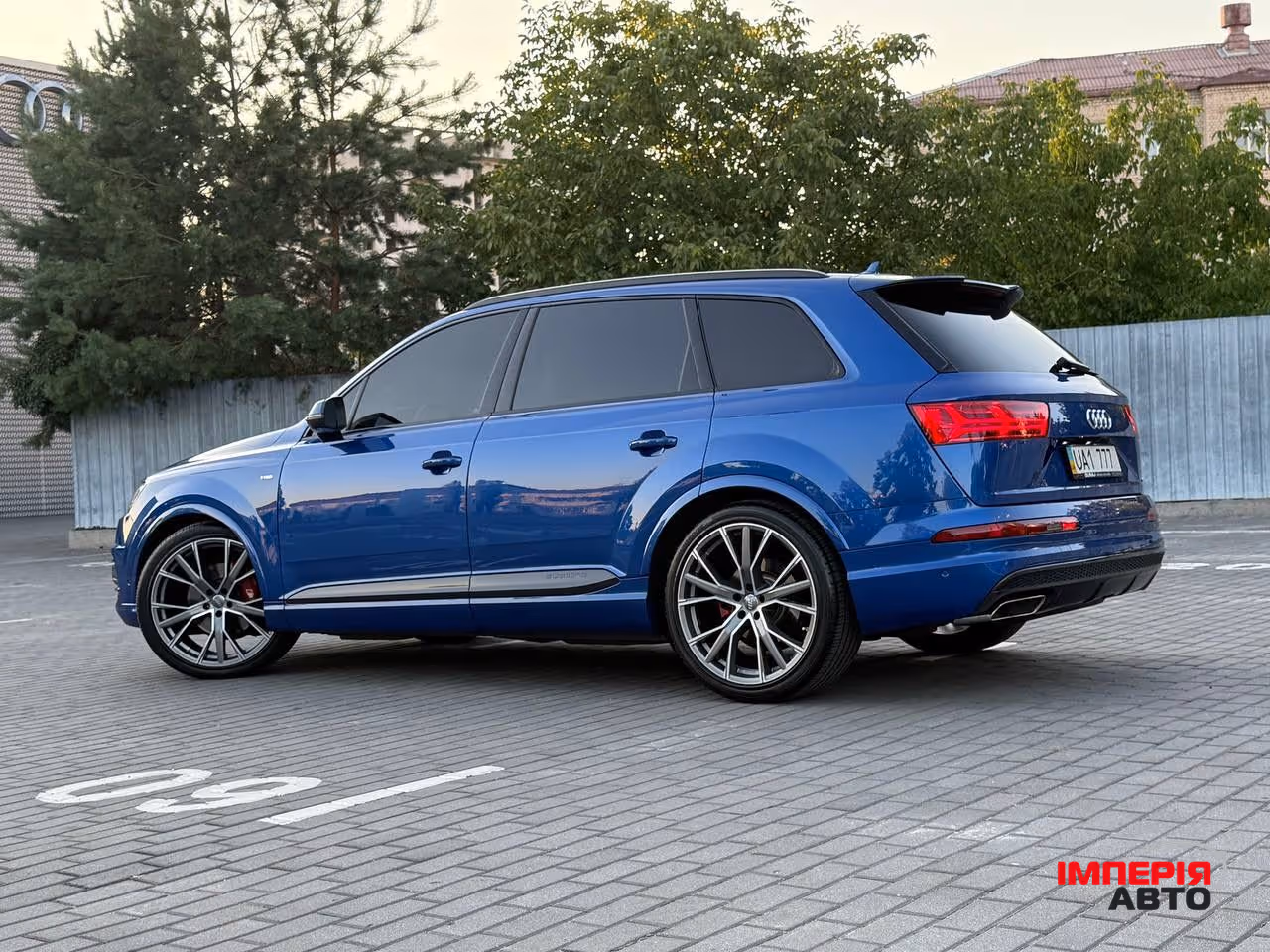 Audi Q7 - фото 9