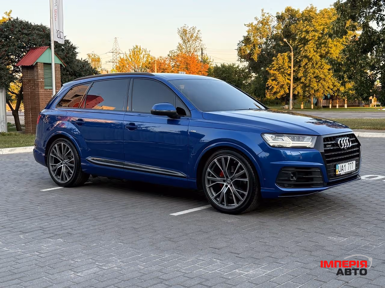 Audi Q7 - фото 18