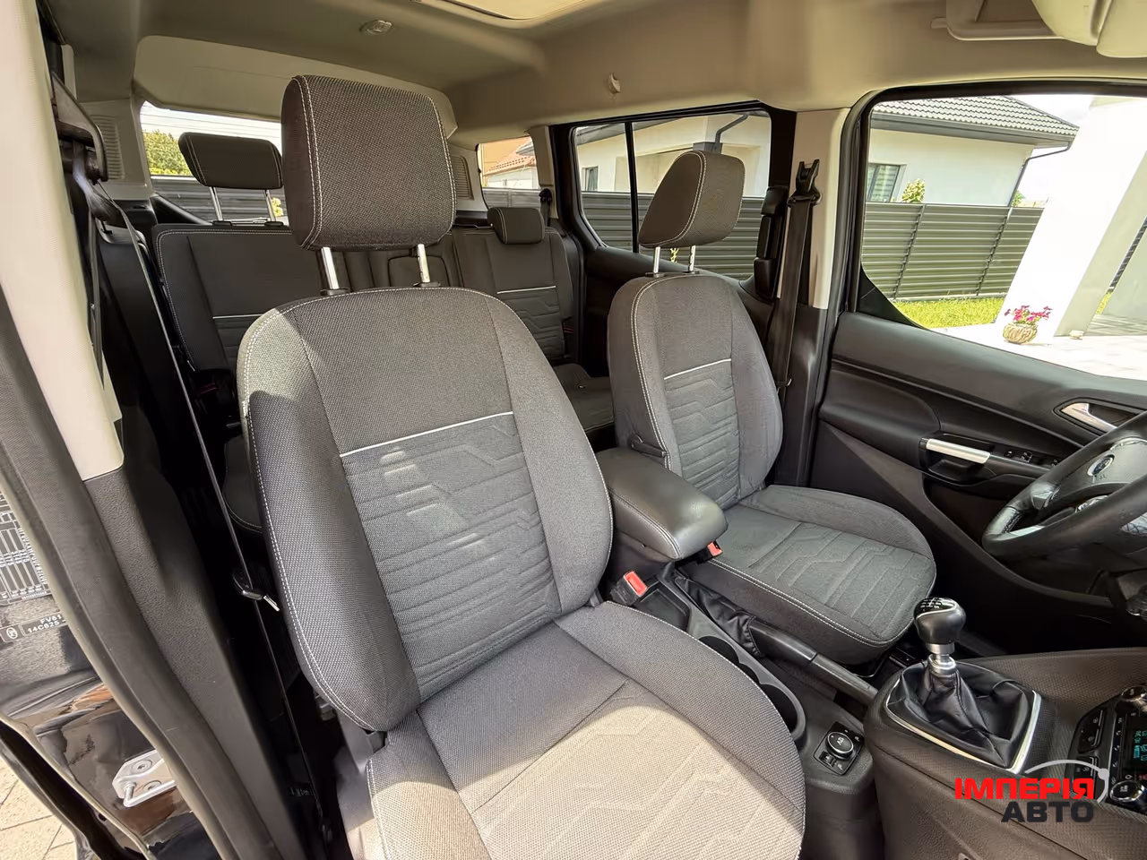 Ford Tourneo Connect - фото 18