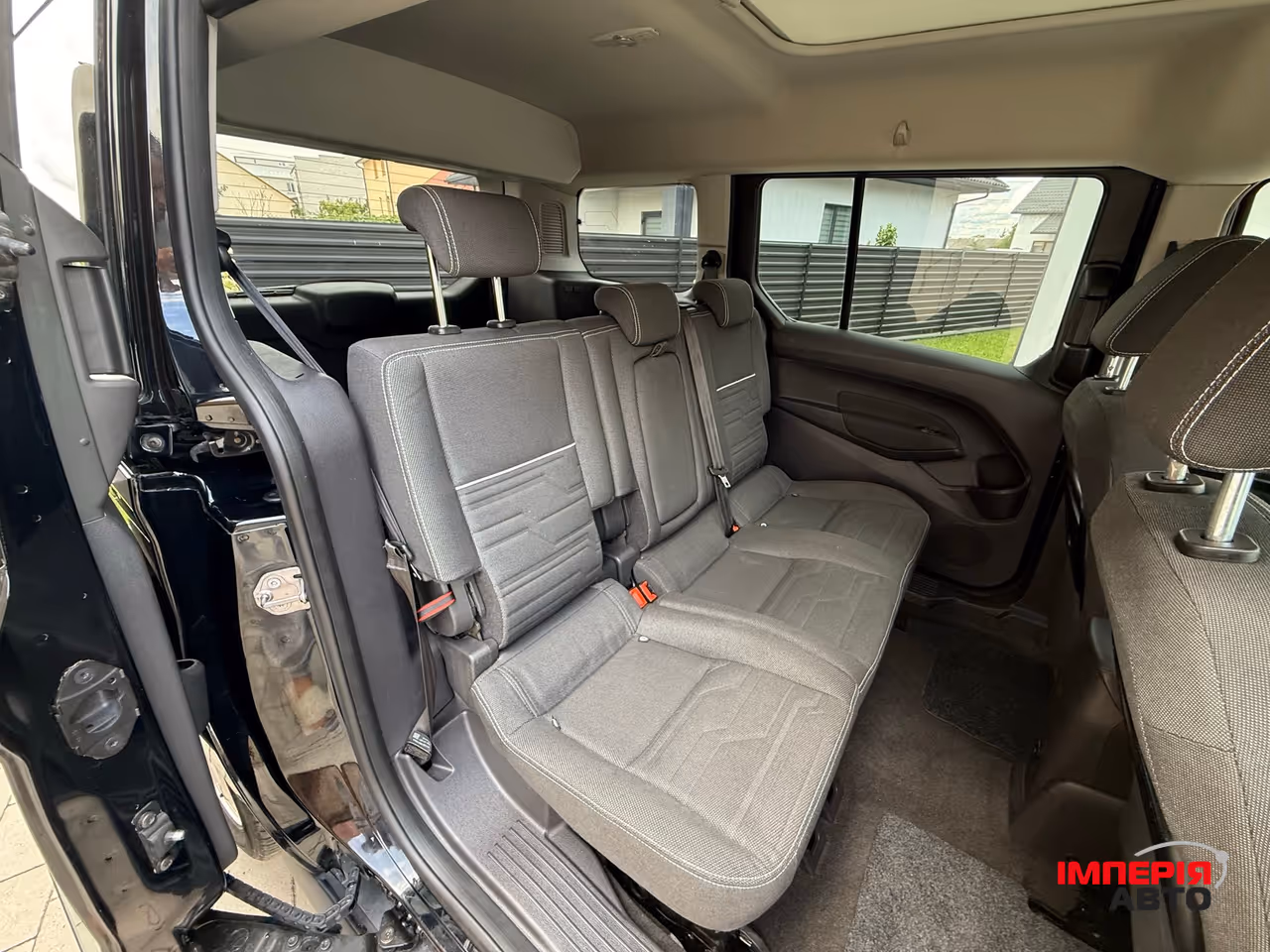 Ford Tourneo Connect - фото 21