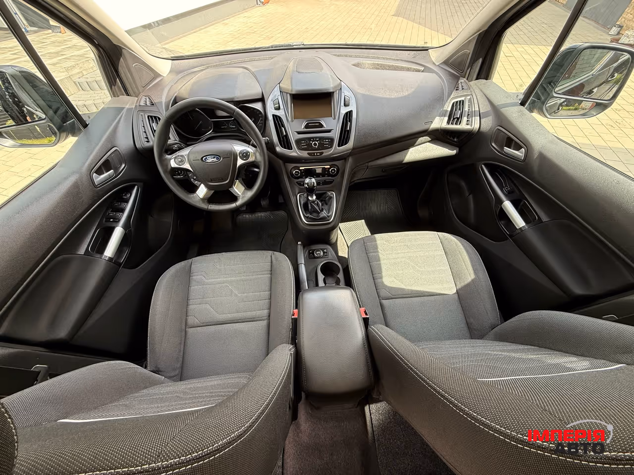 Ford Tourneo Connect - фото 9